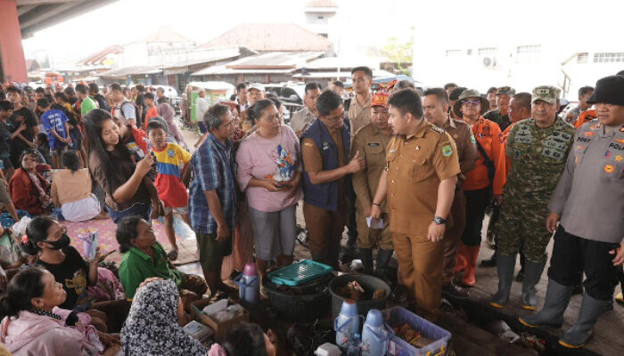Bupati Subang Tinjau Langsung Banjir Pamanukan, Jamin Kebutuhan Logistik Pengungsi Aman