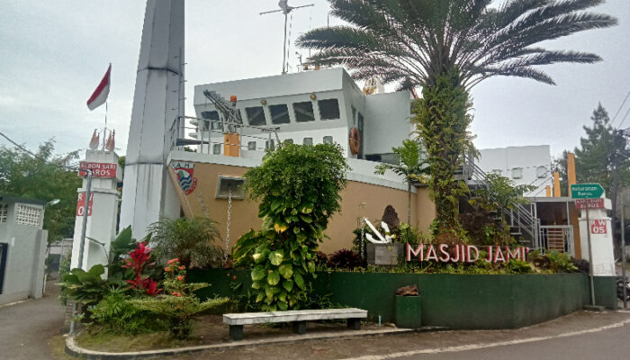 Menjelajahi Masjid Al-Baakhirah: Kapal “Nuh” yang Menjadi Ikon Religi Kota Cimahi