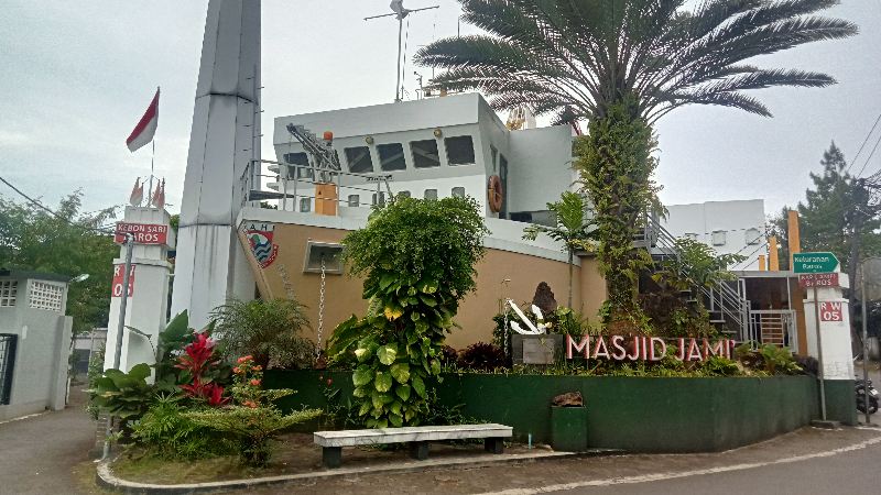 masjid desain perahu di cimahi